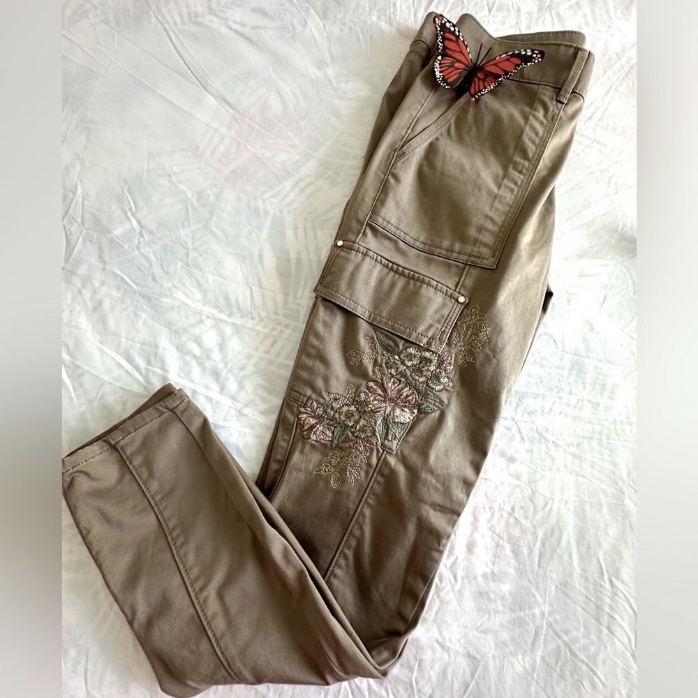 WHBM NWOT FINAL OFFER  Embroidered Cargo Tan/Floral Pants with multiple pockets!